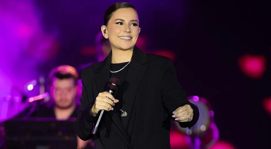 50 bin kişilik koro 1 50 bin kisilik koro beYIMJIH jpg