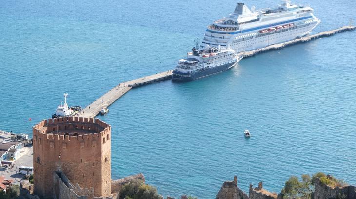 Alanya'ya 2 kruvaziyer ile 1132 turist geldi 1 alanyaya 2 kruvaziyer ile 1132 turist geldi gnNjNWFb