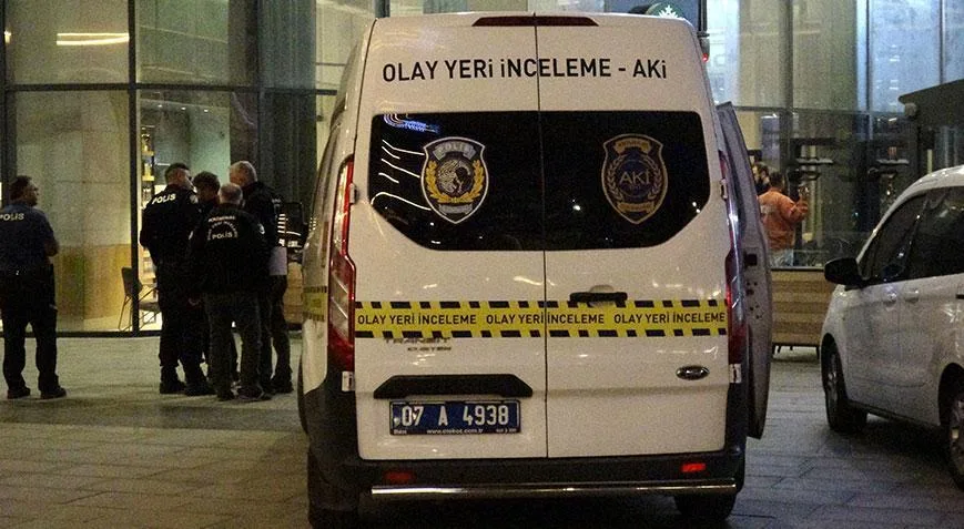 Antalya’da kahve zincirinin şubesine molotofkokteyliyle hücum 1 antalyada kahve zincirinin subesine molotofkokteyliyle hucum fQTBE7yL jpg