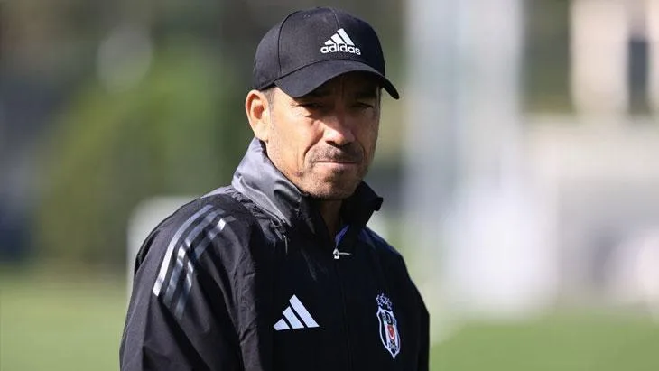 Beşiktaş'ta sakatlıklar sonrası gözler Giovanni van Bronckhorst'ta! 1 besiktasta sakatliklar sonrasi gozler giovanni van bronckhorstta NS7yOIRf jpg