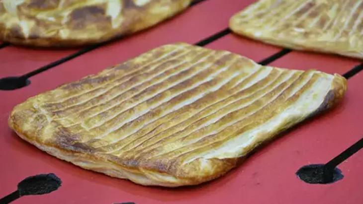 Kahvaltıya damga vuracak katmer tarifi! Kokusu konutu sarıyor, tereyağı ve un kilit nokta 2 kahvaltiya damga vuracak katmer tarifi kokusu konutu sariyor tereyagi ve un kilit nokta 0 UYTIIwWC