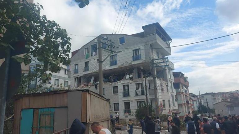 Kocaeli'de doğal gaz binanın üçüncü katını yok etti: 7 yaralı 5 kocaelide dogal gaz binanin ucuncu katini yok etti 7 yarali 3 gDaVUNOg