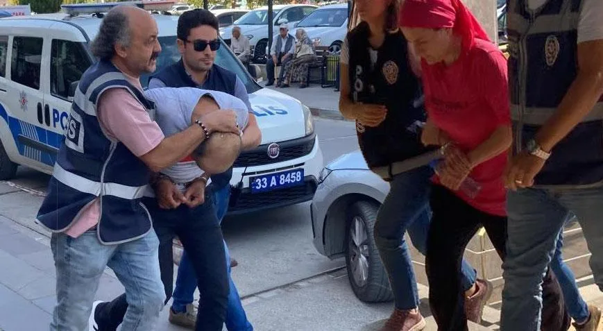 Muhtarın konutunu ve aracını kurşunladı! Azmettirici bayan çıktı 1 muhtarin konutunu ve aracini kursunladi azmettirici bayan cikti g3UmlfTX jpg