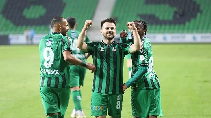 sakaryaspor istanbulsporu 3 golle gecti djBcu7bd jpg