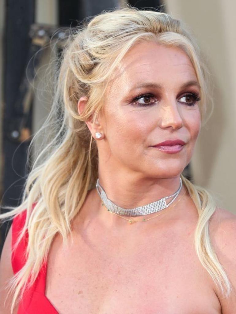 ucuncu kocasindan bosanip kendisiyle evlendi britney spears paylasimiyla soke etti 1 8NK1qLC1