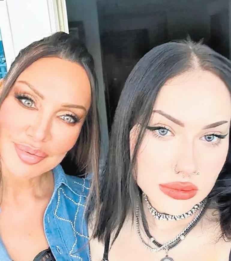 Ünlü sanatkarın kızı hastaneye yatırıldı! ‘Tehdit ediliyoruz’ 2 unlu sanatkarin kizi hastaneye yatirildi tehdit ediliyoruz 0 Mj8gL1y5