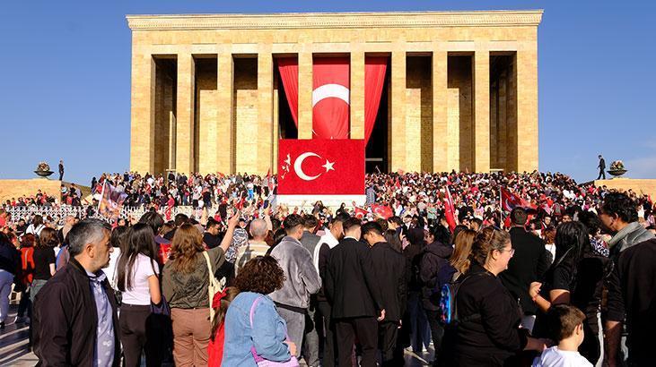 Anıtkabir'de Cumhuriyet Bayramı coşkusu 9 anitkabirde cumhuriyet bayrami coskusu 7 tIEUztQl