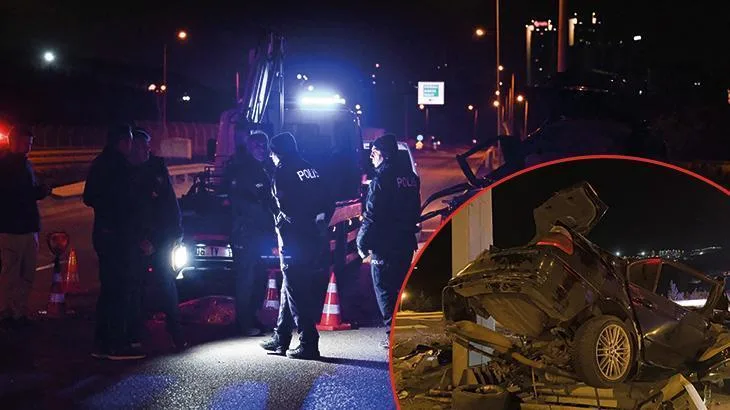 Ankara'da direğe çarpan araba tanınmaz hale geldi: 4 meyyit, 1 yaralı 1 ankarada direge carpan araba taninmaz hale geldi 4 meyyit 1 yarali N5BpaD87 jpg