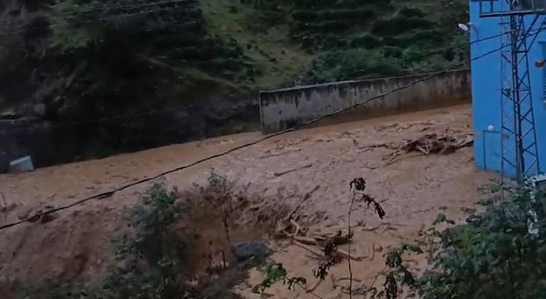 Beyaz esaret! Bir anda bastırdı, mahsur kaldılar... Meteoroloji'den yeni ihtar geldi 3 beyaz esaret bir anda bastirdi mahsur kaldilar meteorolojiden yeni ihtar geldi 1 zvbp8bna