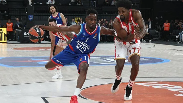 euroleaguede anadolu efesin konugu onder barcelona qYFNcwQg jpg