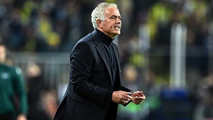 fenerbahcede jose mourinho kirmizi kart gordu 4qFcXCHN jpg