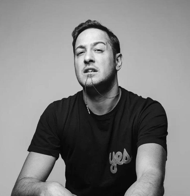 Galatasaray - Beşiktaş derbisi için geri sayım başladı! Galatasaray ve Beşiktaşlı ünlüler kimler? 23 galatasaray besiktas derbisi icin geri sayim basladi galatasaray ve besiktasli unluler kimler 22 gXfV7qsN