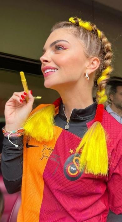 Galatasaray - Beşiktaş derbisi için geri sayım başladı! Galatasaray ve Beşiktaşlı ünlüler kimler? 31 galatasaray besiktas derbisi icin geri sayim basladi galatasaray ve besiktasli unluler kimler 30 ZuapnQOU