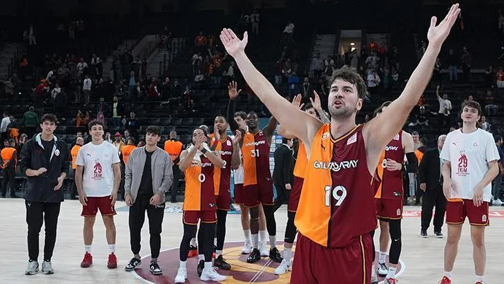 Galatasaray, Yukatel Merkezefendi Belediyesi Basket'i devirdi! 1 galatasaray yukatel merkezefendi belediyesi basketi devirdi dXxiMaUI jpg