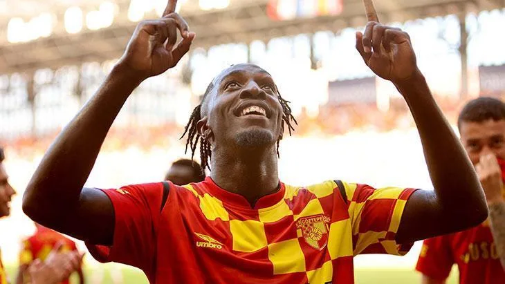 Göztepe'de sorun sakatlıklar! Mecburî değişim 1 goztepede sorun sakatliklar mecbur degisim
