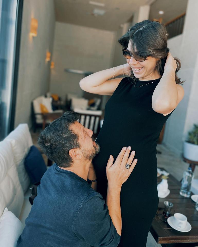 İlker Aksum'dan aile pozu! 'Ben, eşim ve kızım' 4 ilker aksumdan aile pozu ben esim ve kizim 2 gbrhZsfN