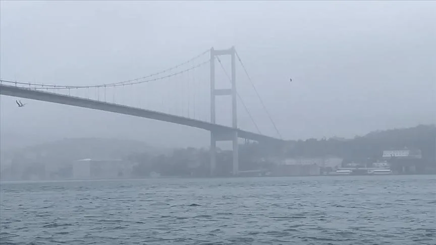 istanbul bogazinda gemi trafigi askiya alindi Fb4g81l8 jpg