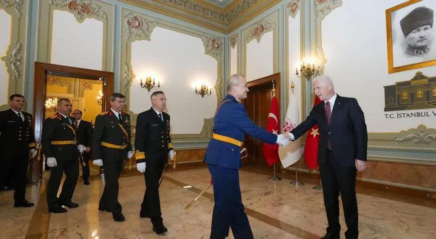 İstanbul Valisi Gül, Cumhuriyet Bayramı tebriklerini kabul etti 1 istanbul valisi gul cumhuriyet bayrami tebriklerini kabul etti RW3OF4AB