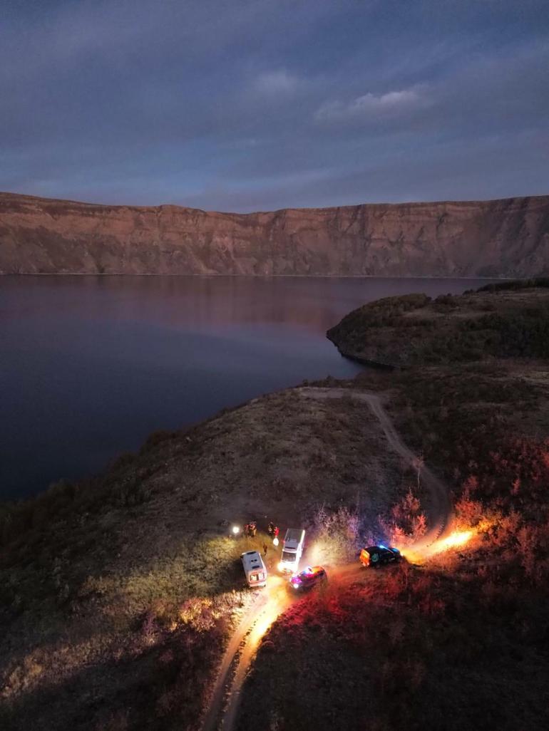 nemrutta kamp yapan turiste ayi dehseti kamera o anlari kaydetti 3 R75OZBui