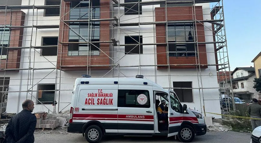 Sakarya'da feci olay! Üzerlerine asansör düşen iki emekçi öldü 1 sakaryada feci olay uzerlerine asansor dusen iki emekci oldu eXisk6qw jpg