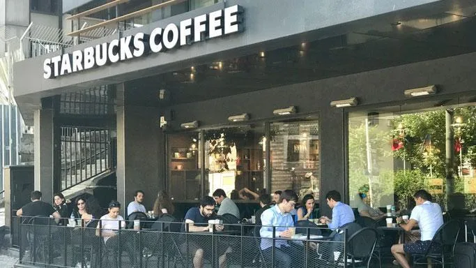 starbucksta panik satislar global olcekte dustu yeni ceo taktik degistirdi vPAW68CO jpg