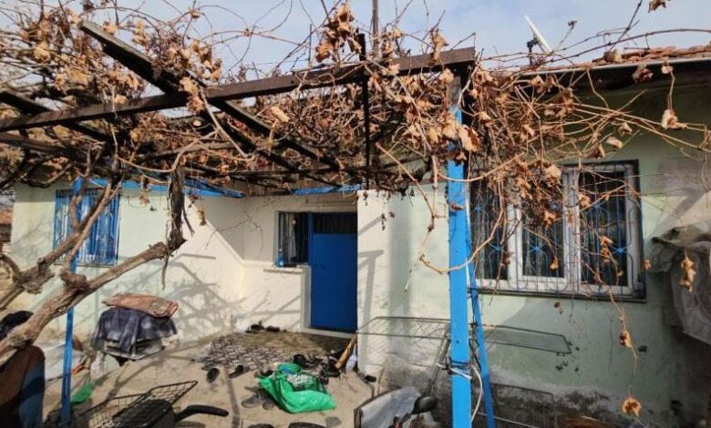 Kayseri'de feci olay! 2 kardeş öldü, anne ve 3 çocuğu hastanede 1 kayseride feci olay 2 kardes oldu anne ve 3 cocugu hastanede EbrMXmFs
