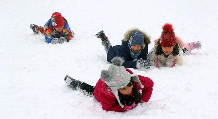 Son dakika… Her yer beyaza büründü! 4 ilde okullar tatil edildi