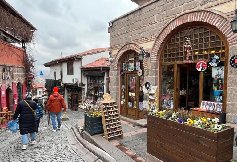 ankara sokaklarinda ferdi tayfur sarkilari bir daha asla ulkeye gelmeyecek starlardan bir tanesi 0 2spgRj6P