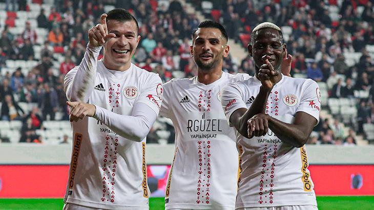 Antalyaspor, kupada Kocaelispor'u 3 golle geçti! 1 antalyaspor kupada kocaelisporu 3 golle gecti tsU5lbAZ