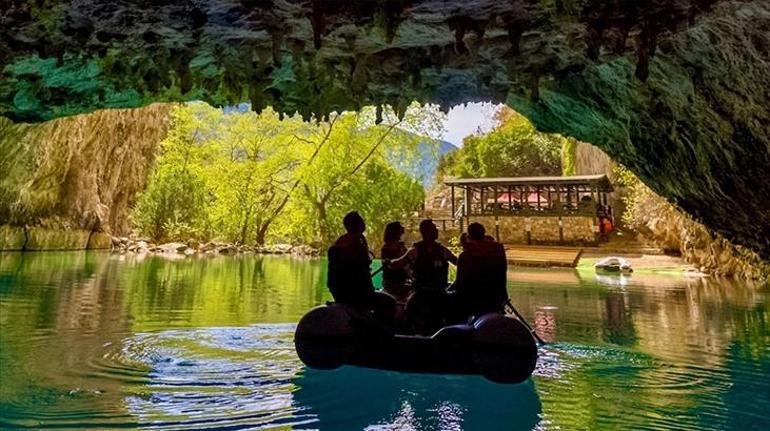 bm en yeterli turizm koyu secmisti bakan ersoy ormanaya odulunu takdim etti 2