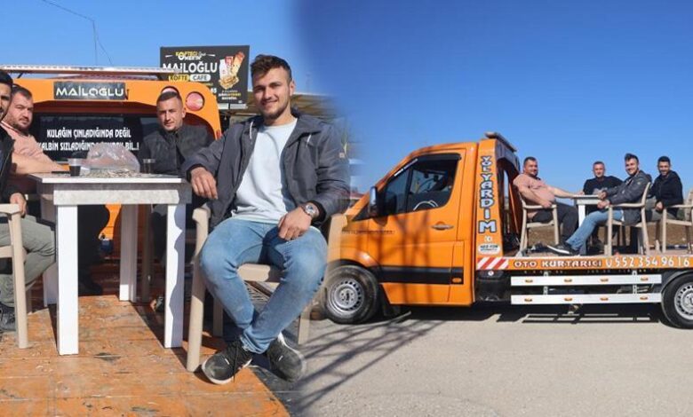 Çekicide bu sefer otomobil yok! Masa ve sandalye koyup kenti gezdiler 1 cekicide bu sefer otomobil yok masa ve sandalye koyup kenti gezdiler MvNNaTpe