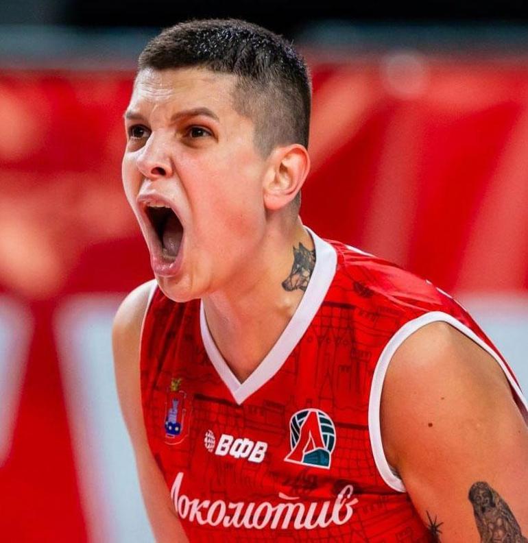 eczacibasinda ebrar karakurt ve boskovic plani turkiyeye donuyor 0 fQvHaTNW