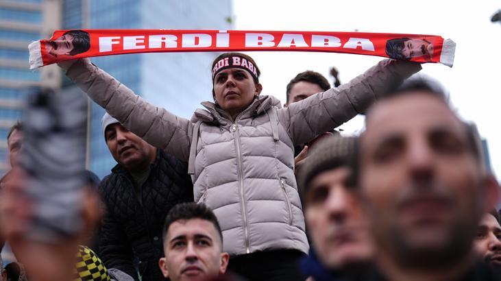 ferdi tayfurun cenaze merasiminde ne oldu necla nazir ve sevecen gozalici ortasinda rest iste vBjKLYvy