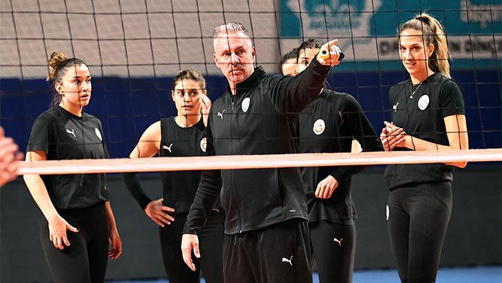 Galatasaray'da Başantrenör Guillermo Naranjo Hernandez ile yollar ayrıldı 1 galatasarayda basantrenor guillermo naranjo hernandez ile yollar ayrildi