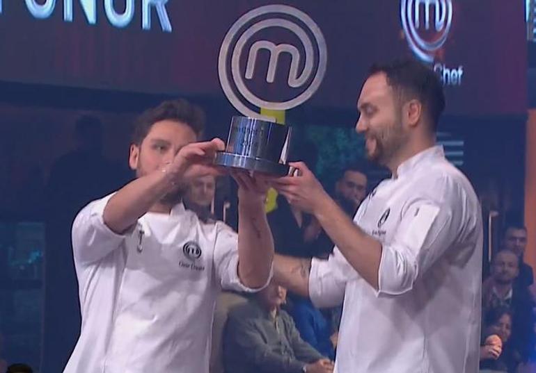 masterchef turkiye sampiyonu canli yayinda belirli oldu iste kupayi kazanan isim 17 f6GvH8Hq