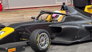 sena savaser ispanya ve italyada f4 araciyla piste cikti zHQivuhc