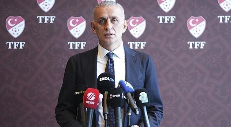 Şenher'den Galatasaraylı oyuncuya tenkit: Defansı hiç yapamıyor! En az 4 nokta atışı transfer yapılmalı 3 senherden galatasarayli oyuncuya tenkit defansi hic yapamiyor en az 4 nokta atisi transfer yapilmali OlN4gqfR