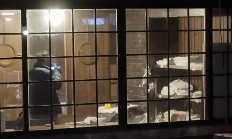 Şişli'de restorana silahlı saldırı! Polis her yerde saldırganları arıyor 1 sislide restorana silahli saldiri polis her yerde saldirganlari ariyor BJJtI5D9