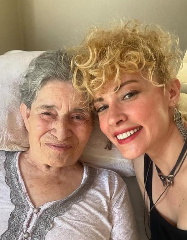 Ünlü oyuncu Açelya Topaloğlu'nun acı günü! Instagram hesabından paylaştı 2 unlu oyuncu acelya topaloglunun aci gunu instagram hesabindan paylasti 0 9ag1AYEY