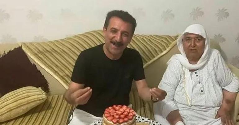 Ünlü şarkıcı annesini anlatırken gözyaşlarına boğuldu! 'Annem temizlik yaparak bizi okuttu' 3 unlu sarkici annesini anlatirken gozyaslarina boguldu annem temizlik yaparak bizi okuttu 1 u2NBJ57X