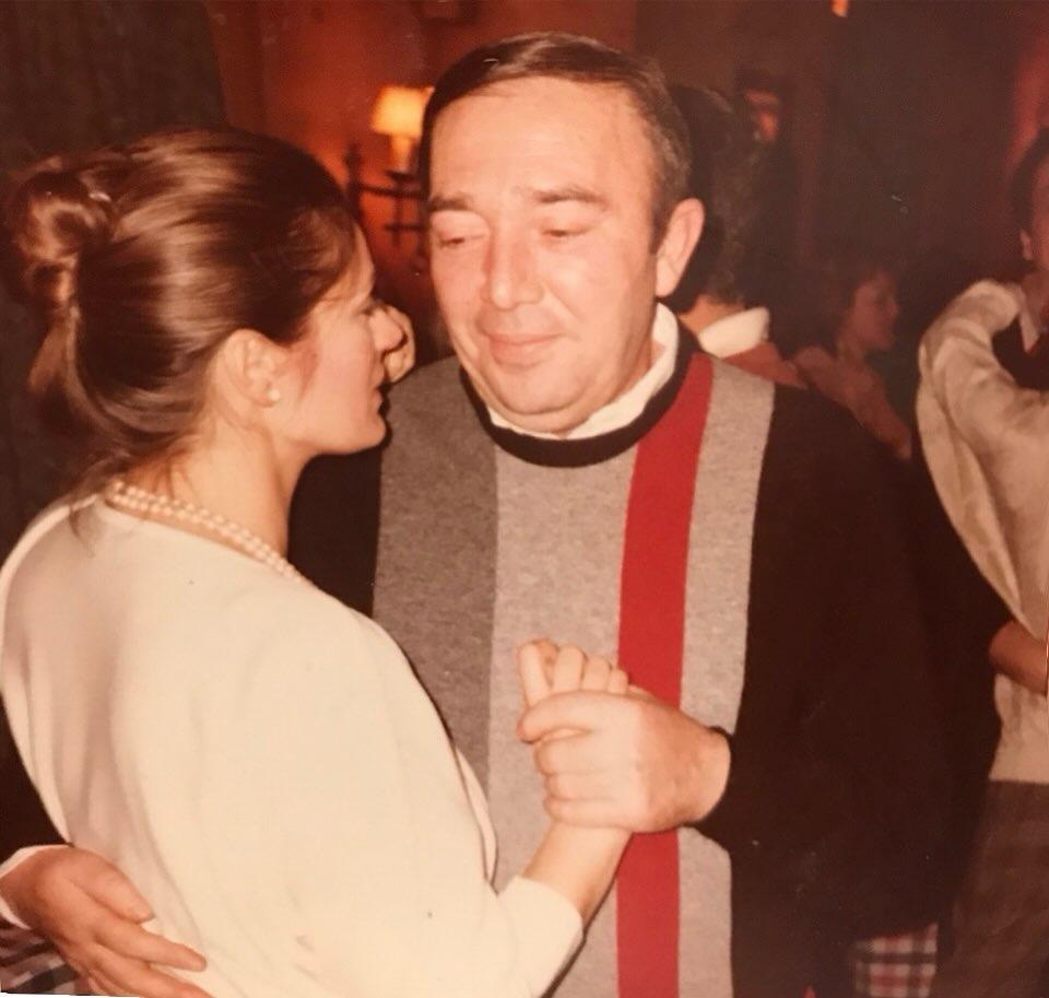 50 yıllık eşini kaybetmişti! Gülşen Bubikoğlu hoşluğuyla toplumsal medyada gündem oldu 3 50 yillik esini kaybetmisti gulsen bubikoglu hosluguyla toplumsal medyada gundem oldu 1 VTh6nWNi