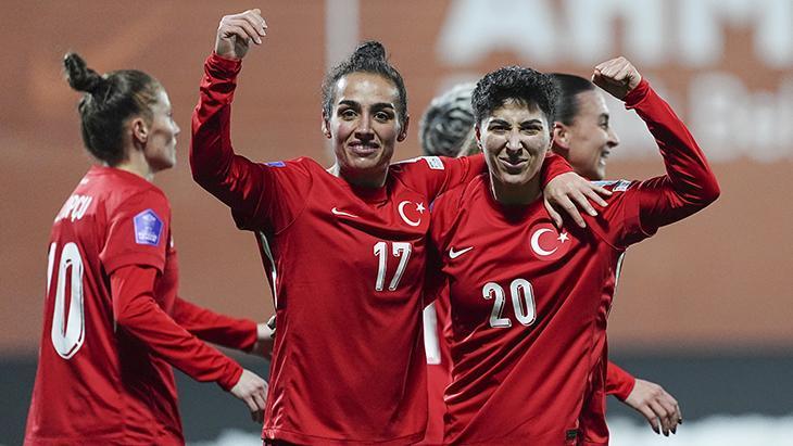 A Ulusal Bayan Futbol Ekibi, Yunanistan'a takılmadı! 1 a ulusal bayan futbol ekibi yunanistana takilmadi svPp3A9f