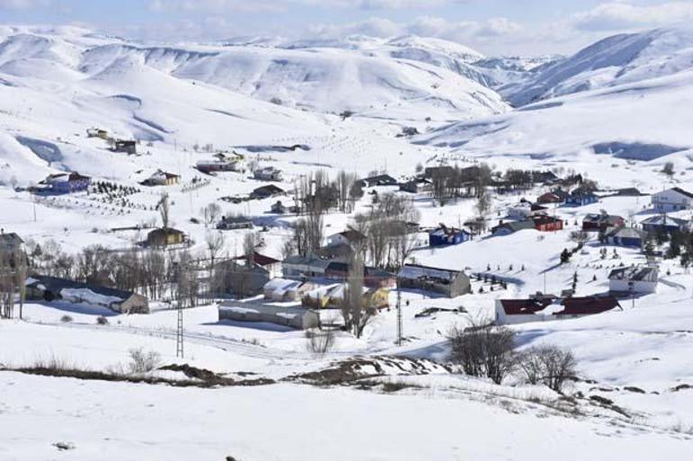 Bu köyde yalnızca 2 mevsim görülüyor: Kış ve yazı yaşıyoruz, yaşantımızdan çok mutluyuz 2 bu koyde yalnizca 2 mevsim goruluyor kis ve yazi yasiyoruz yasantimizdan cok mutluyuz 0