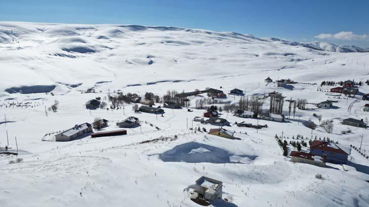 Bu köyde yalnızca 2 mevsim görülüyor: Kış ve yazı yaşıyoruz, yaşantımızdan çok mutluyuz 11 bu koyde yalnizca 2 mevsim goruluyor kis ve yazi yasiyoruz yasantimizdan cok mutluyuz 9 Cpq4bXGO