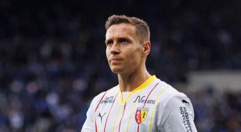 canli yeni transfer istanbul icin yola cikti super lig deviyle anlasti 2 Sbc1fW9y