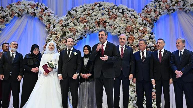 Cumhurbaşkanı Yardımcısı Cevdet Yılmaz'ın oğlu Ferhat Yılmaz, Esra Alperen'le evlendi 2 cumhurbaskani yardimcisi cevdet yilmazin oglu ferhat yilmaz esra alperenle evlendi 0