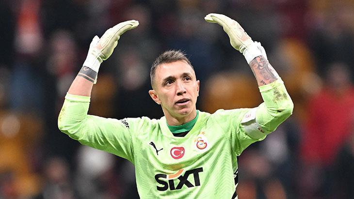 galatasarayda okan buruktan muslera karari CcLVdezh