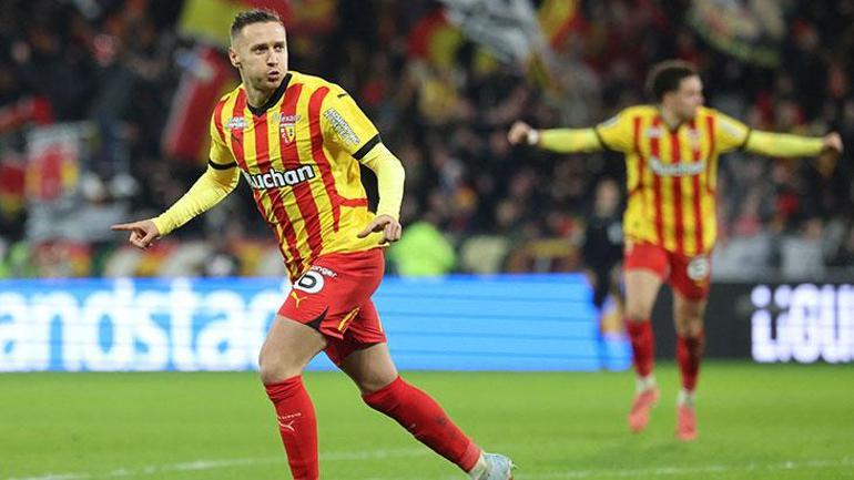 Galatasaray'ın transfer teklifi ortaya çıktı! Sağ beke sürpriz aday 2 galatasarayin transfer teklifi ortaya cikti sag beke surpriz aday 0 RKhwQOP3