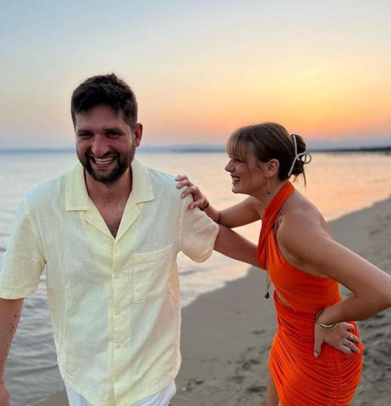 Geçtiğimiz günlerde gebe olduğunu açıklamıştı! Hazal Subaşı paylaştı: Gizem Karaca'dan karnı burnunda poz 2 gectigimiz gunlerde gebe oldugunu aciklamisti hazal subasi paylasti gizem karacadan karni burnunda poz 0