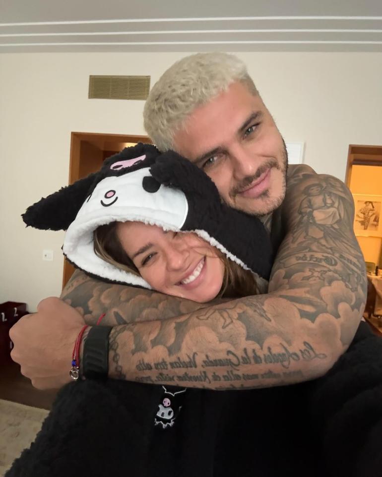 her gun yeni bir paylasim mauro icardi china suarez ile romantik pozunu yayinladi 1 FYsRHsvZ